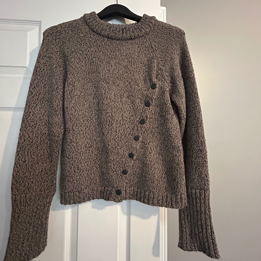 Sweater - Picture 1 of 2